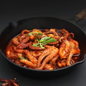 청정화푸드 잠원포차 쭈꾸미 보통매운맛 450g (함량 82%) 5팩/마요네즈 증정 혼술 강추 안주 (39,800원 / 무료배송)