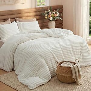 : 3-Pc Bedsure GentleSoft Fluffy Comforter Set: King ($34.20 / (약: 49,029원))
