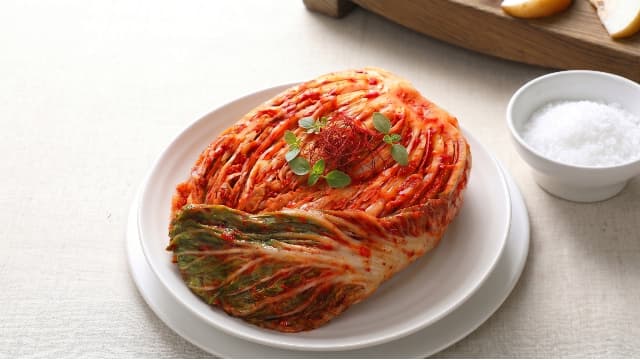 [쇼핑엔티몰] 국내산 생아삭 서울식 포기김치 8kg (29,900원 / 남음)