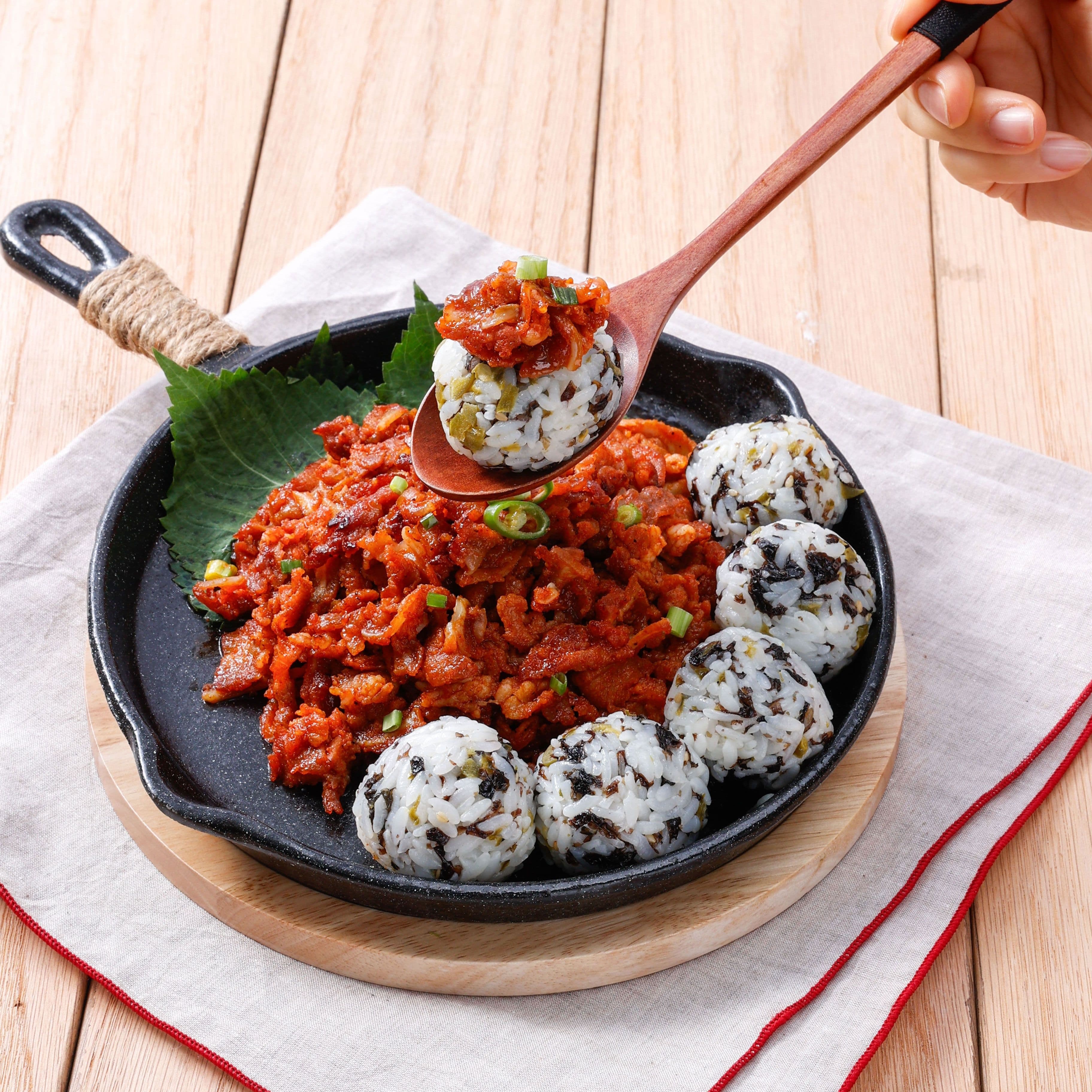 [롯데온] 태현쿡 매콤오돌뼈 300g 4팩 (13,260원/무료) (무료배송)