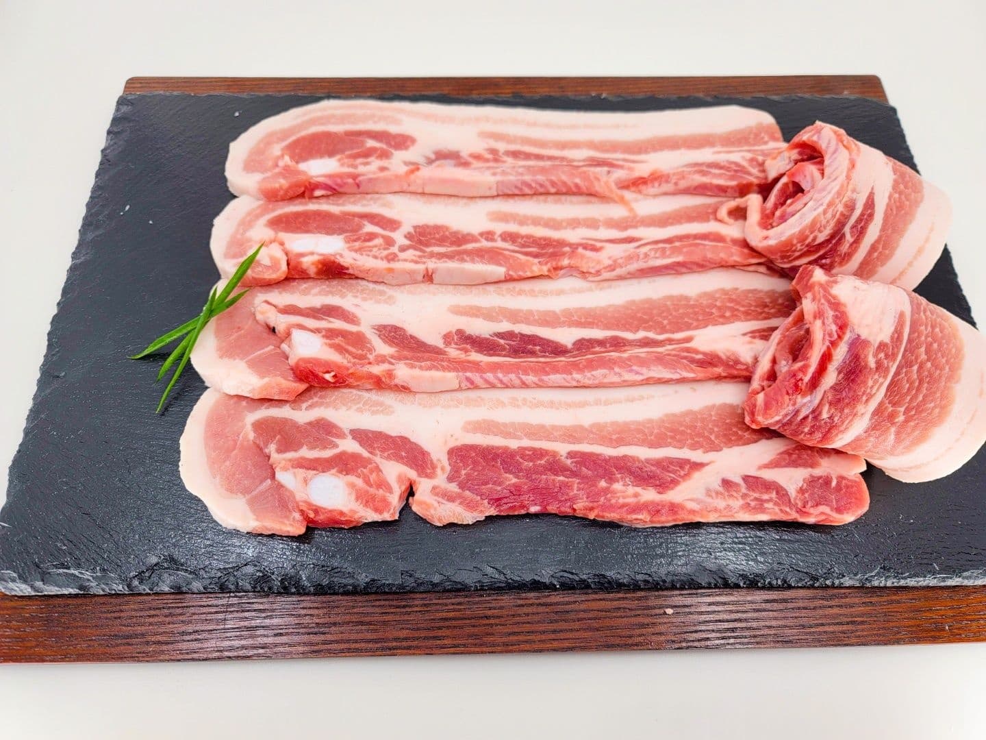 [롯데온] 농할 국내산 한돈 꽃삼겹살 1kg + 증정 (17,960원/무료) (무료배송)