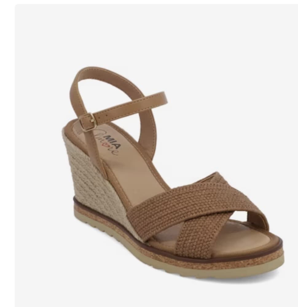 DSW) 무난하게 여기저기 신을수 있는 Espadrille Wedge Sandal 30.00